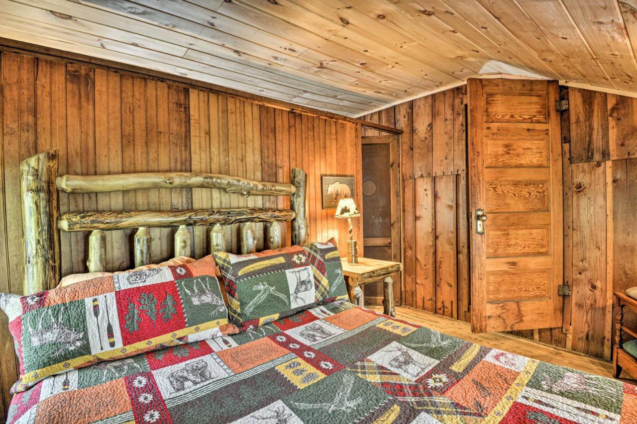 Adirondacks Cabin With Fire Pit On Otter Lake! Forestport エクステリア 写真